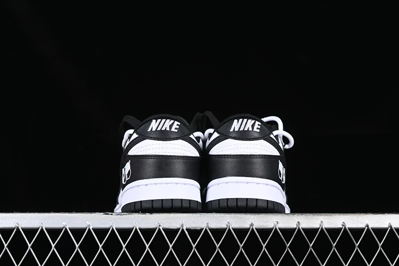 All categories Nk SB Dunk series Nk SB Dunk Low low-top sneakers CS version Nk Dunk Low "Panda" black and white panda customized version of deconstructed strap casual sneakers CW1590-100